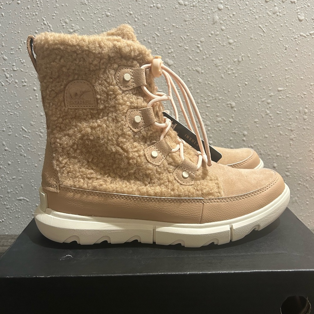 Sorel Explorer boots, youth size 7, womens size 8/8.5
